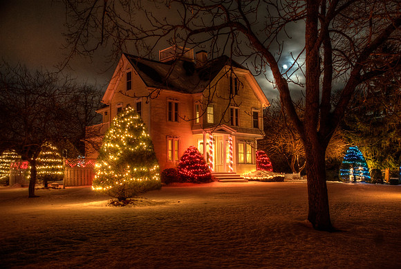 Classic Monument Beach Village at Christmas